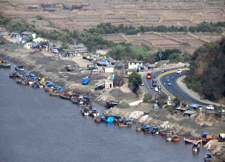 रेतीबंदर में अवैध रूप से शुरू है रेत उत्खनन …प्रशासन कार्रवाई में कर रहा है टालमटोल