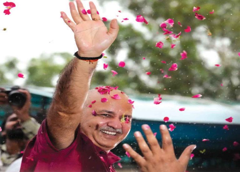 मनीष सिसोदिया को ‘सुप्रीम’ राहत  : `कैद जारी रखना न्याय का मखौल उड़ाने जैसा’ …सुप्रीम कोर्ट ने हाई कोर्ट और ट्रायल कोर्ट को लगाई फटकार