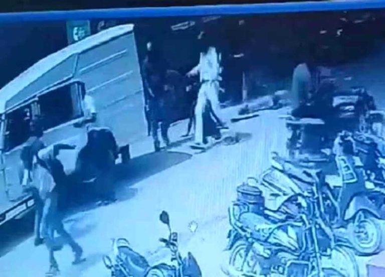 दारोगा ने रिश्वत में मांगा पांच किलो आलू !