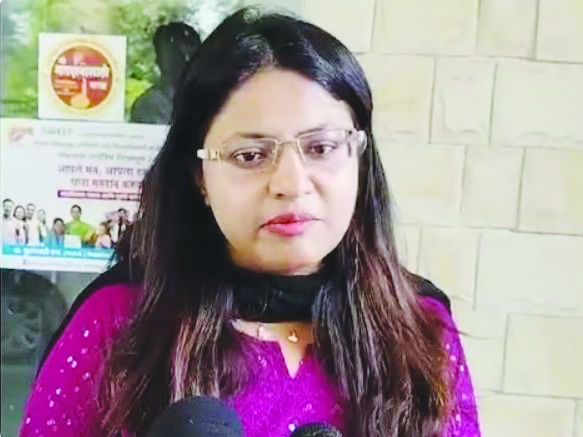 गिरफ्तारी के डर से पूजा खेडकर भागी दुबई?..दिल्ली में एक बड़े नेता के आवास पर छुपी थीं 