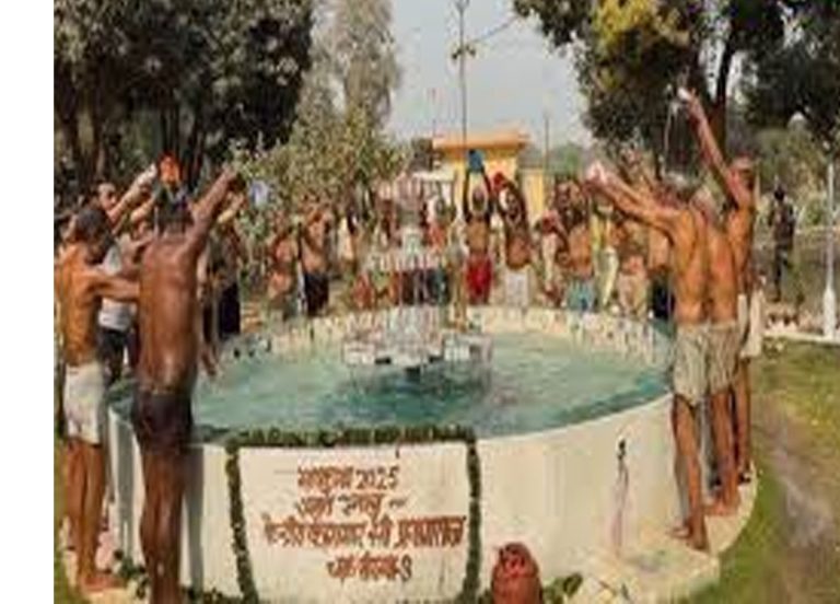 कैदी और बंदियों को भी त्रिवेणी संगम जल से कराया सरकारी स्नान