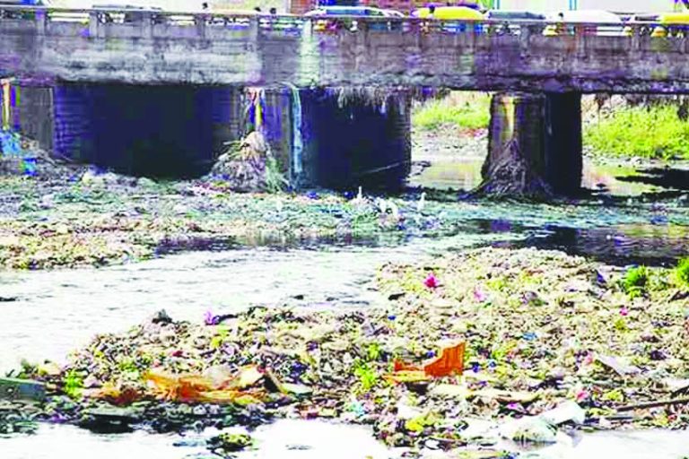 मैली होती उल्हास नदी! …टैंकर माफिया और कंपनियों की सांठगांठ