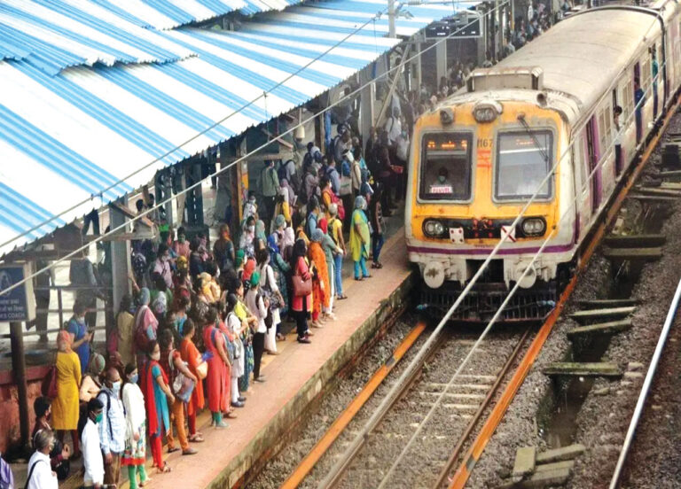 ९ साल बाद जागी रेलवे!..मुंब्रा हादसे के बाद सेंट्रल रेलवे बढ़ाएगी… १५ डिब्बों वाली लोकल की संख्या