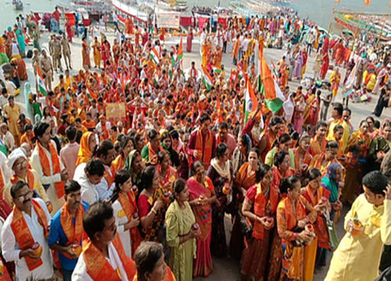 निर्जला एकादशी पर काशी में निकली विराट कलश यात्रा…सिंधु,चिनाब,रीवा, मानसरोवर और गंगा के जल से बाबा विश्वनाथ का हुआ अभिषेक