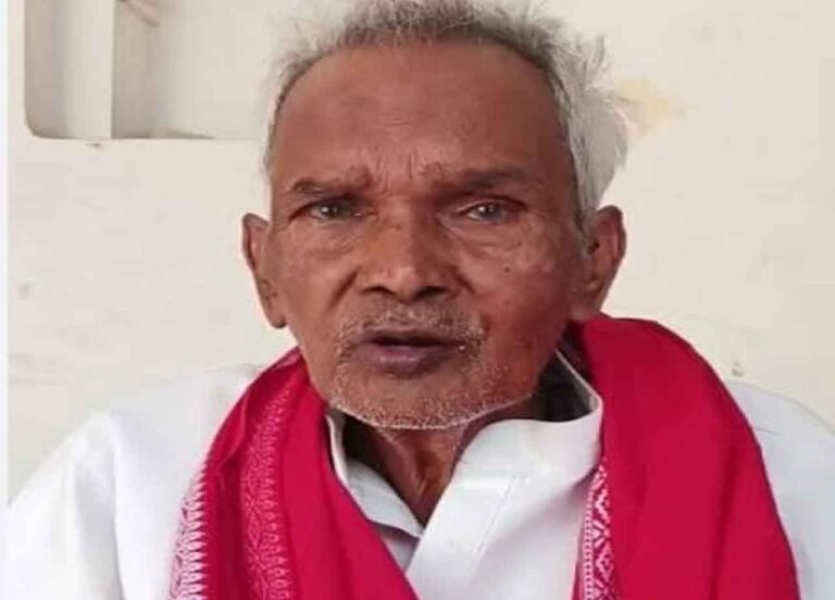 भदोही-मिर्जापुर लोकसभा के पूर्व सांसद एवं समाजवादी पार्टी के नेता रामरती बिंद का लंबी बीमारी से रविवार को वाराणसी में निधन