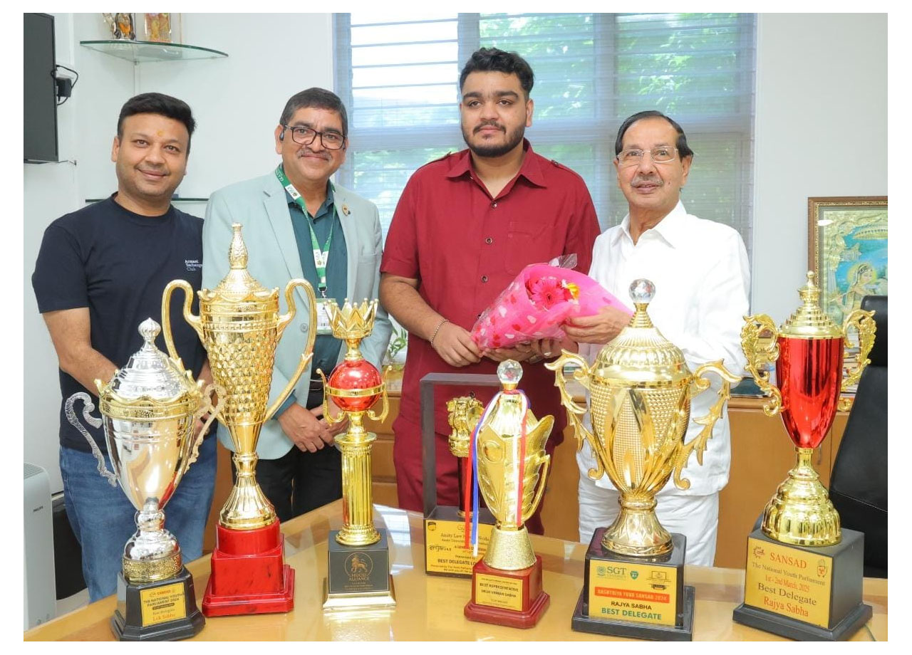 लंदन में बैरिस्टर की पढ़ाई करेंगे जीएलए विधि के छात्र रौनक उपमन्यु...बैरिस्टर की पढ़ाई के लिए गुरुवार को लंदन के लिए होंगे रवाना